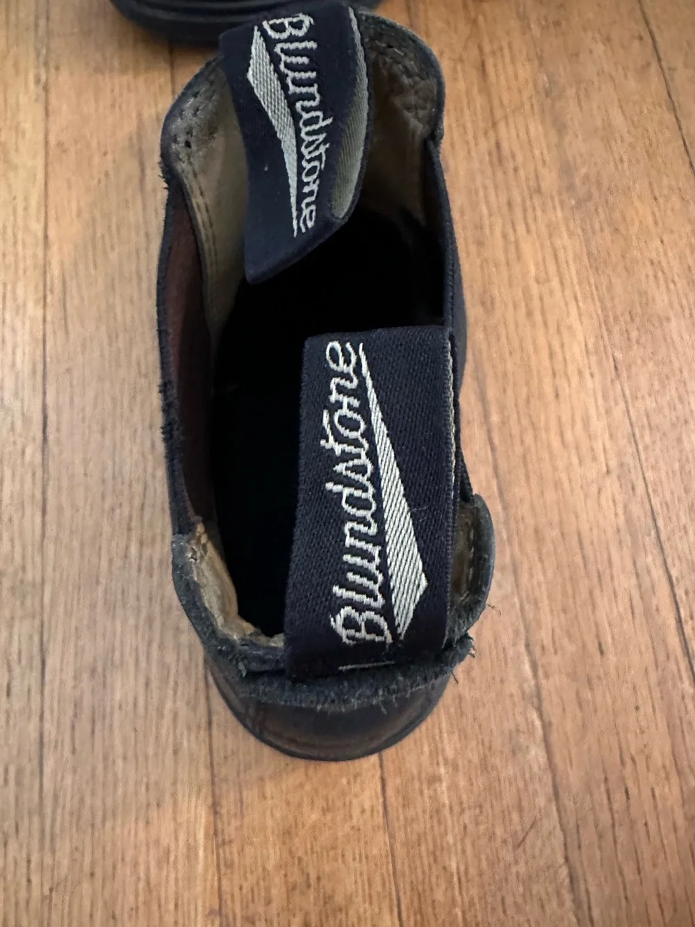 Blundstone Black Leather Chelsea Boots for Men